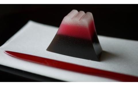 0010-18−12.華月 和菓子セット1 :「富士山羊羹(小倉)」「華月のお手造りもなか」