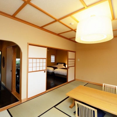 【ふるさと納税】伊東遊季亭川奈別邸 庭園露天風呂付特別室で三つの温泉を満喫 ペア宿泊券(1泊2食付)