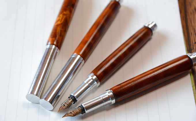 屋久杉 万年筆・漆仕上げ