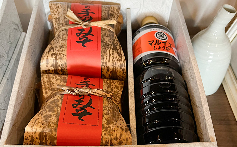 醤油 マルイエ醤油川根本家 手造り味噌しょうゆセット （手造り醤油1L×1本・竹皮包み味噌1kg×2個) しょうゆ 味噌 セット 調味料 手造り 木桶仕込み  国産 大豆 米麹 麦麹 島田市 静岡県