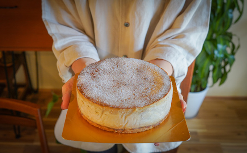チーズケーキ 川根ほうじ茶バスクチーズケーキホール×1 化粧箱入り ケーキ 菓子 お菓子 ほうじ茶 スイーツ ギフト