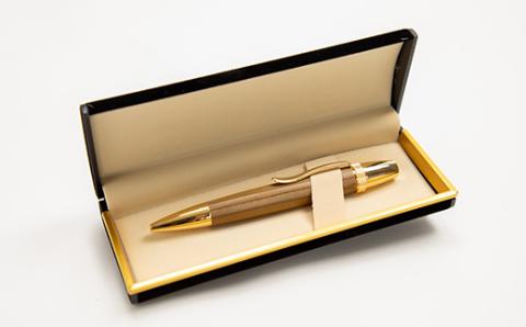 希少樹「神代杉のボールペン」