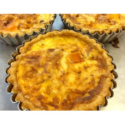 ハートの手作り犬用ケーキと人用キッシュ18cmのセット【配送不可地域：離島】