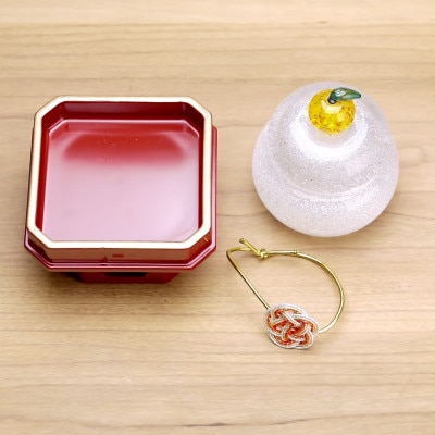 ムクガラス鏡餅(小)梅　赤塗三方付き