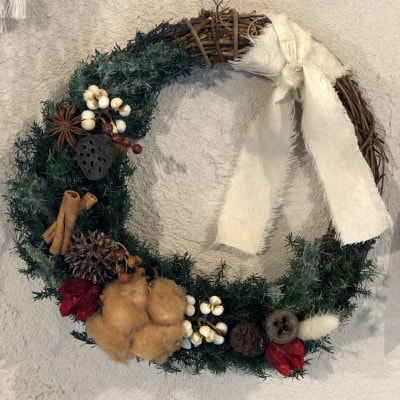 年中飾れるプリザーブドのクリスマスリース