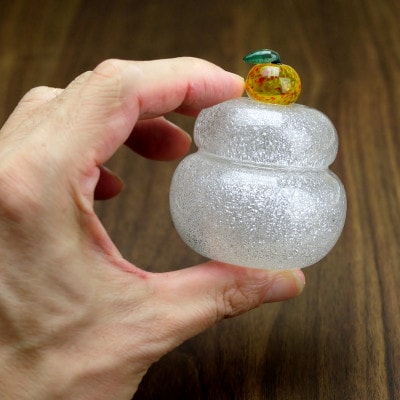 ムクガラス鏡餅(小)梅　赤塗三方付き