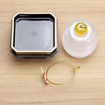 ムクガラス鏡餅(小)紅白結び　黒塗三方付き