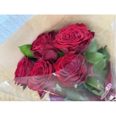 10月発送!同級生コンビでお届けする赤バラのブーケとおいしいお米(精米)のセット・栄養剤付き!