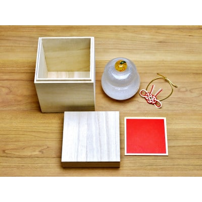 ムクガラス鏡餅置物(大)台座にもなる桐箱付