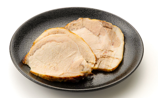 肉のプロが作った秘伝の味　手作り国産豚大判やわらかロース焼豚　400g×2本【配送不可地域：離島】