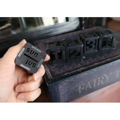 【アンティーク】万年カレンダー(Cube)