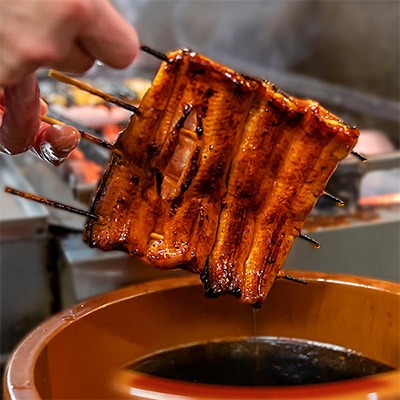 【2ヵ月毎定期便】浜名湖・うなぎのたなかの国産うなぎカット蒲焼(中)18枚※1回1.5kg程度全3回【配送不可地域：離島】