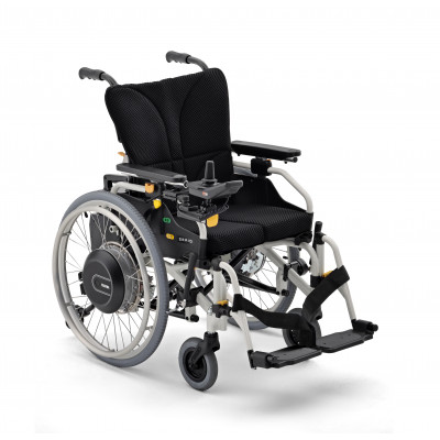 静岡県磐田市　電動車いす「遊歩アクティブ」