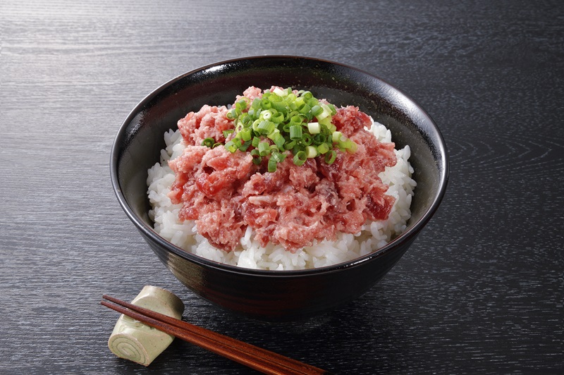 a11-179　天然みなみまぐろたたきみ（粗挽）100g×8pc