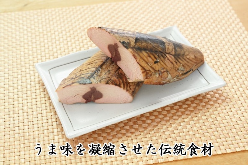 a10-1072　かつおのなまり節(亀節)4袋入（1.0kg以上）