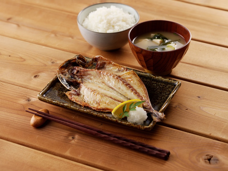 a15-671　【焼津ひもの食堂】焼いてあるひもの4種7枚