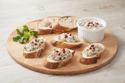 a16-104　オイル不使用 シーチキン Every 缶詰