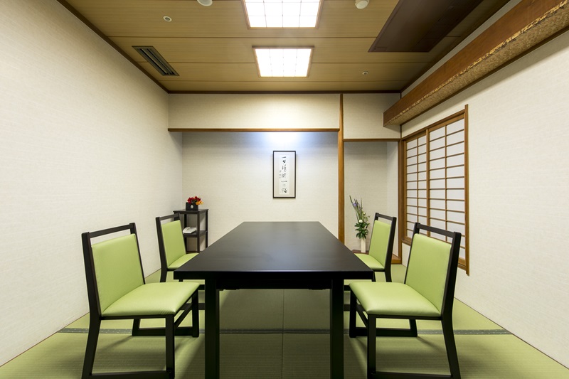 a44-005　ホテルアンビア 松風閣 寿司懐石ペア券