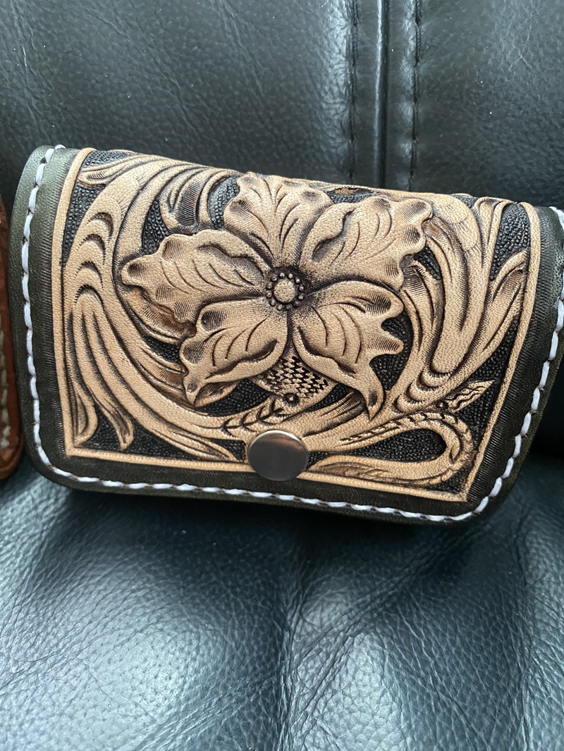 a60-027　鞍職人が考えたコンパクトで大容量財布