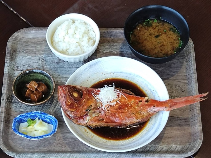 a13-106　金目鯛の姿煮　2尾