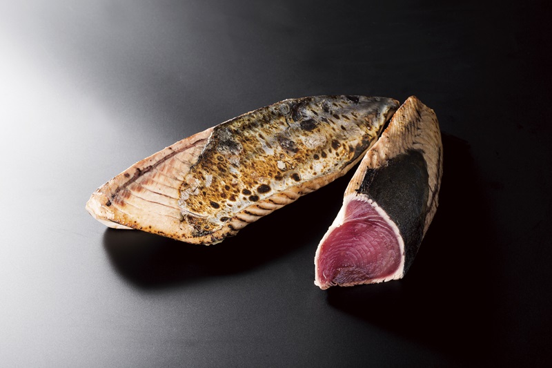 a10-527　カツオのたたき 総重量 2kg以上 （3節～10節）