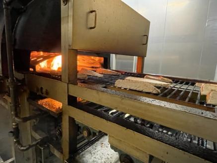 a13-051　脂 ビンチョウ まぐろ  藁焼き 約1㎏