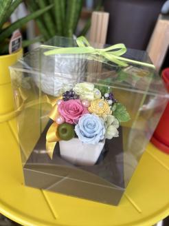 a13-056　プリザーブドフラワー【クリアケース入り】