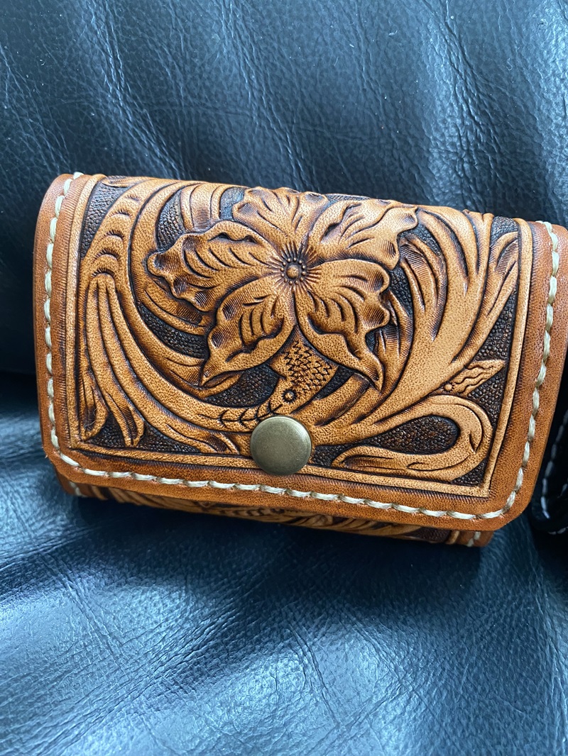 a60-027　鞍職人が考えたコンパクトで大容量財布