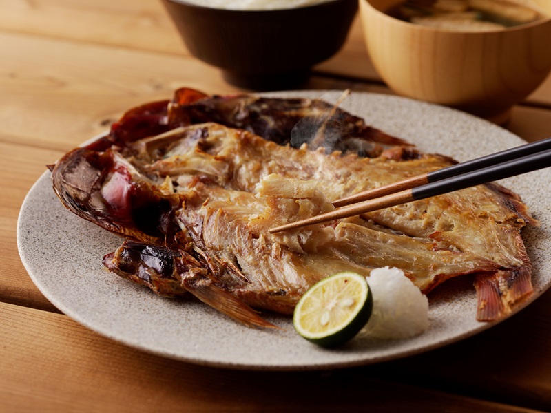 a15-667　【焼津ひもの食堂】焼いてあるひものセット【雅】