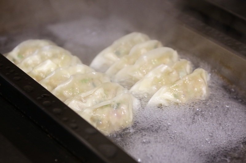 a11-146　餃子研究所　男餃子×6パック