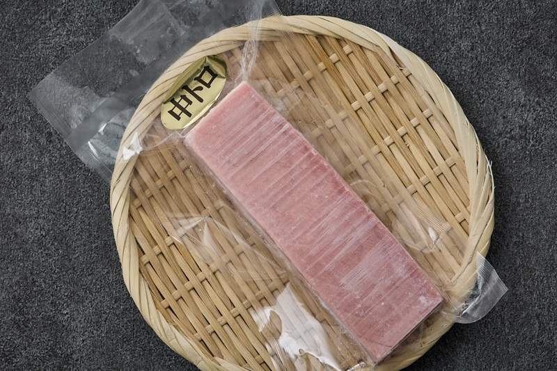 a14-111　天然 南まぐろ 中トロ柵 約250g