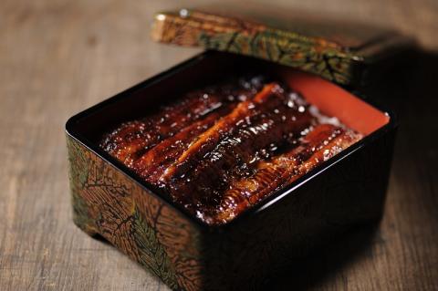 a20-385　国産 深蒸し うなぎ 蒲焼 200g以上×2尾