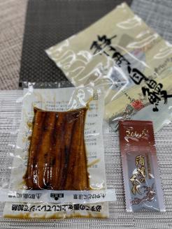 a20-378　【静岡自鰻】 静岡県産 うなぎ 蒲焼 肝吸付（カット）