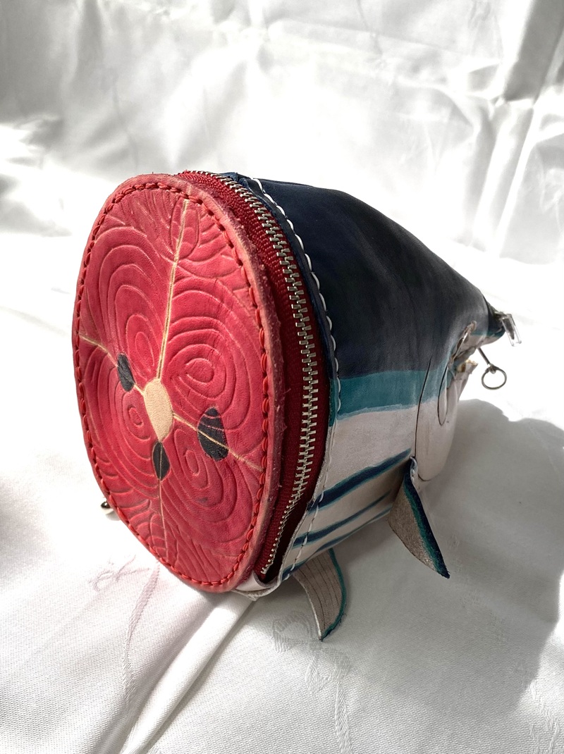 b117-001　まるでカツオのかしら財布