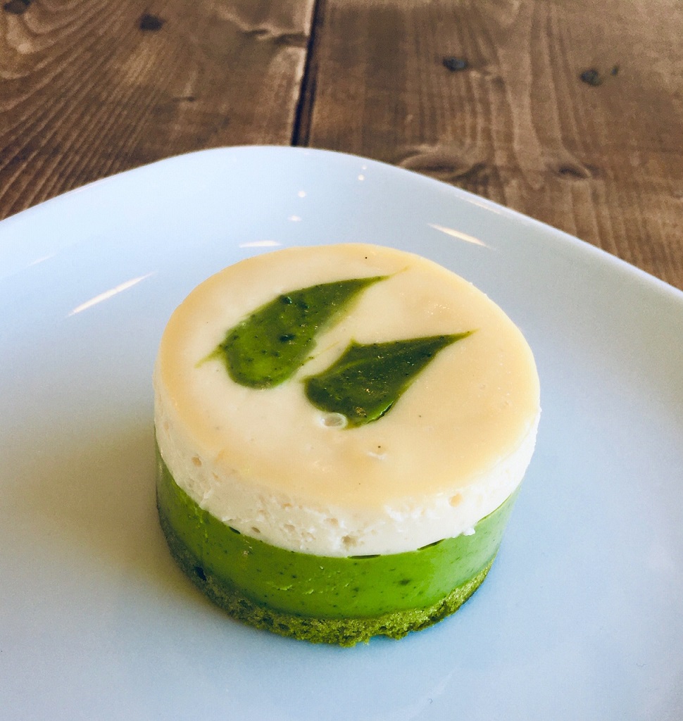 a11-011　静岡　抹茶　の　濃厚　チーズ　ケーキ