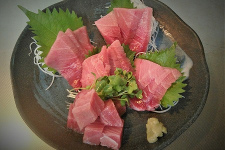 a25-020　天然　南　鮪　（マグロ）　中トロ　８００ｇ　入り　セット