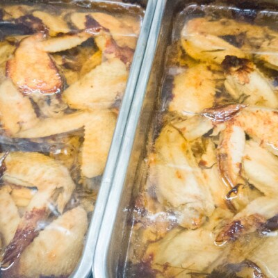 ほろりとほぐれる、しっとり柔らか手羽先のコンフィ 15本入り　寅や【配送不可地域：離島・北海道・沖縄県・東北・中国・四国・九州】