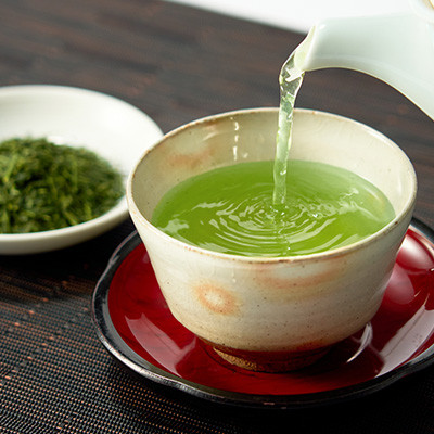 日本茶AWARD2021審査員奨励賞! 世界農業遺産認定　茶草場農法の掛川かぶせ茶100g×8本【配送不可地域：離島・沖縄県】