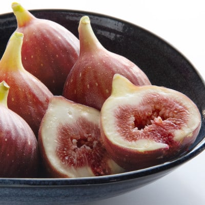 静岡県掛川産　ミズノ農園の冷凍いちじく (皮なし)【桝井ドーフィン】500g×4袋【配送不可地域：離島・北海道・沖縄県・四国・九州】
