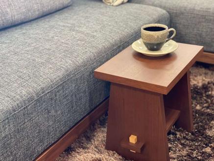 テーブル SUWARU 椅子にもなるテーブル ウォールナット材 突板 日用品 木工品 おしゃれ インテリア イス いす 椅子 サイドテーブル ナイトテーブル スツール 藤枝家具 静岡県 藤枝市 PT0047-000048