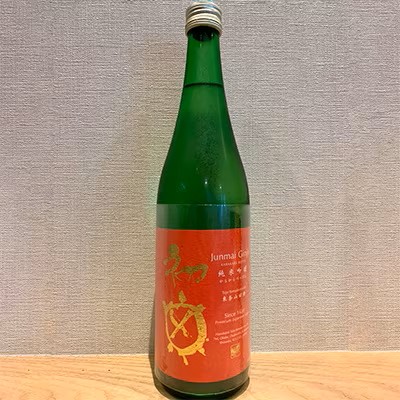 日本酒 初亀 純米吟醸 白 ・ 純米吟醸べっぴん辛2 各720ml 2本セット 地酒 お酒 ギフト プレゼント 贈答 贈り物 祝い 記念日 静岡県 藤枝市