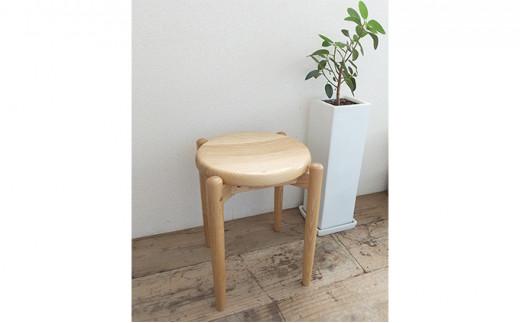 椅子 いす スツール チェア 無垢材 家具 おしゃれ 人気 おすすめ コンパクト 軽い スタッキング 新生活 一人暮らし 国産 栗の木 栗材 ダイニングチェア 木製 藤枝家具 遊木舎 スツールST