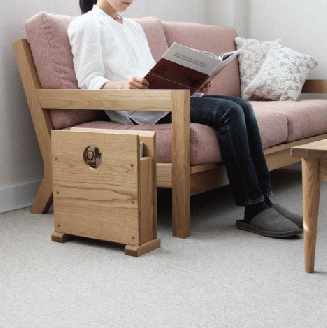 本棚 マガジン ラック ブック スタンド 本 雑誌 収納 おしゃれ 木製 スリム 無垢材 国産 栗の木 栗材 インテリア 藤枝家具 木工品 日用品 遊木舎 G74 マガジンラックスリム 静岡県 藤枝市