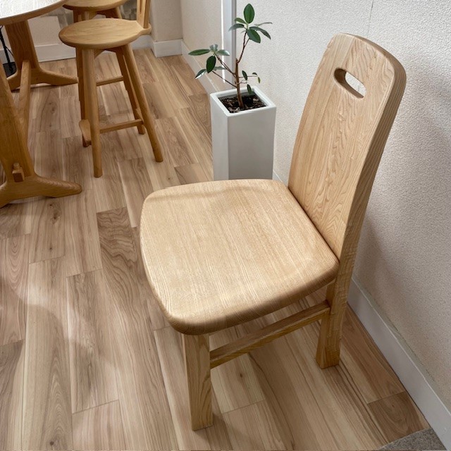 椅子 いす スツール チェア 無垢材 家具 おしゃれ 人気 おすすめ 新生活 一人暮らし 国産 栗の木 栗材 ダイニングチェア 木製 藤枝家具 木工品 日用品 遊木舎 F02 Aチェア 静岡県 藤枝市