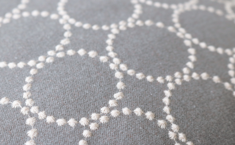 クッション おしゃれ タンバリン グレー(ピンクベージュ) 正方形 約 45 × 45cm ミナペルホネン dop tambourine 生地 刺繍 ソファ 家具 インテリア 秋山木工 秋山木工株式会社 静岡県 藤枝市