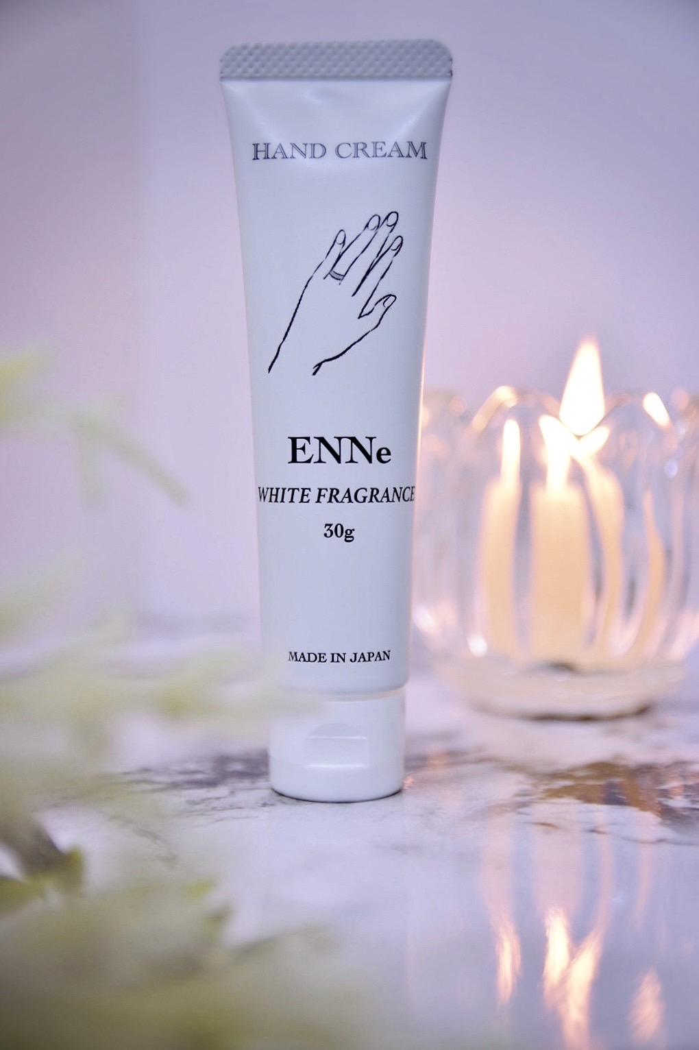 【WHITE FRAGRANCEの香り】ENNe ハンドクリーム 1本 美容 ハンドケア サロン 保湿 しっとり ベタつかない 乾燥 国産 ギフト プレゼント 贈答用 静岡県 藤枝市