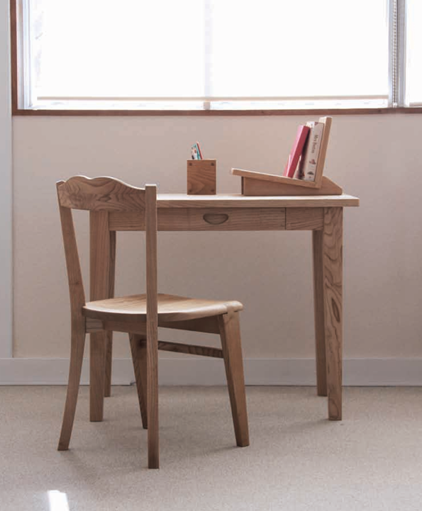 机 つくえ コンパクト デスク ダイニング テーブル 無垢材 家具 おしゃれ 人気 新生活 2人暮らし 国産 栗の木 栗材 リビング インテリア 木製 藤枝家具 木工品 日用品 遊木舎 G85
