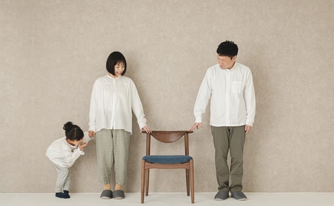 ダイニング チェア YOLK ヨーク ブラック ウォールナット材 天然無垢 起立木工 藤枝家具 キッチン日用品 木材 木工 おしゃれ 家具 雑貨 インテリア 椅子 イス 静岡県 藤枝市