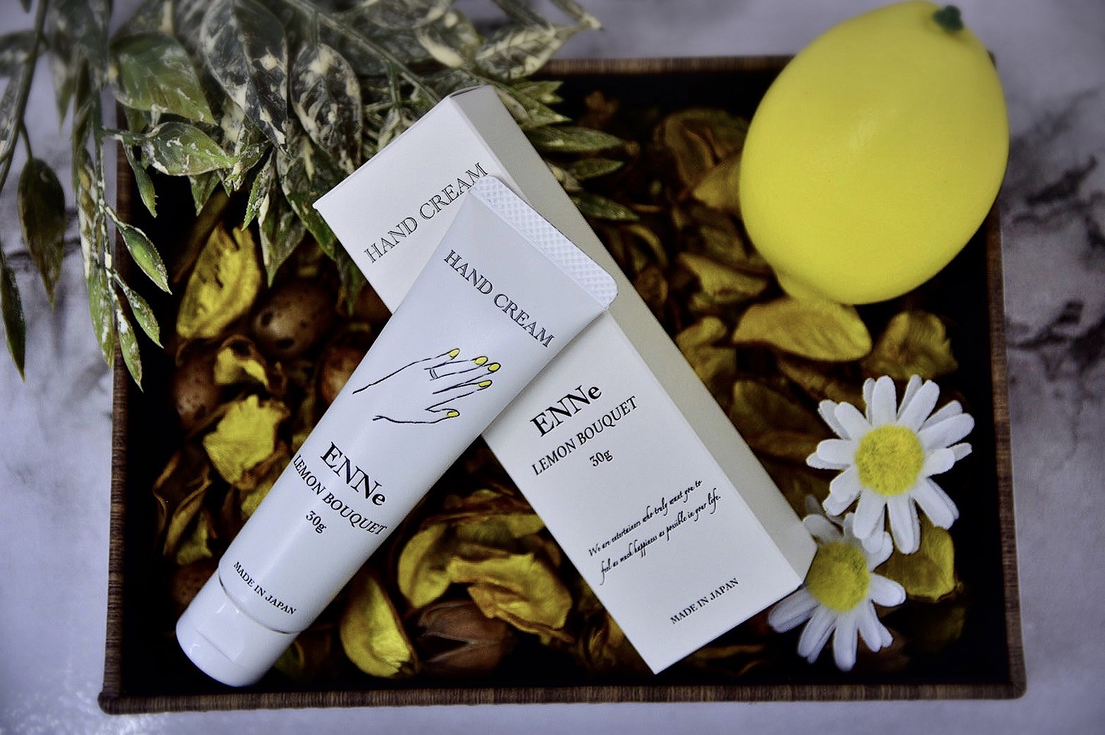 ハンドクリーム ENNe 4本セット WHITE FRAGRANCE ホワイトフレグランス THE ROSE ローズ LEMON BOUQUET レモンブーケ FRUITS COCKTAIL フルーツカクテル の香り 美容 ハンドケア サロン 保湿 しっとり ベタつかない 乾燥 国産 ギフト プレゼント 贈答用 静岡県 藤枝市