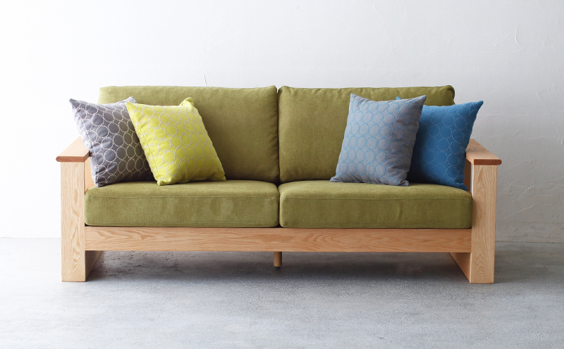 クッション おしゃれ タンバリン グレー(ピンクベージュ) 正方形 約 45 × 45cm ミナペルホネン dop tambourine 生地 刺繍 ソファ 家具 インテリア 秋山木工 秋山木工株式会社 静岡県 藤枝市